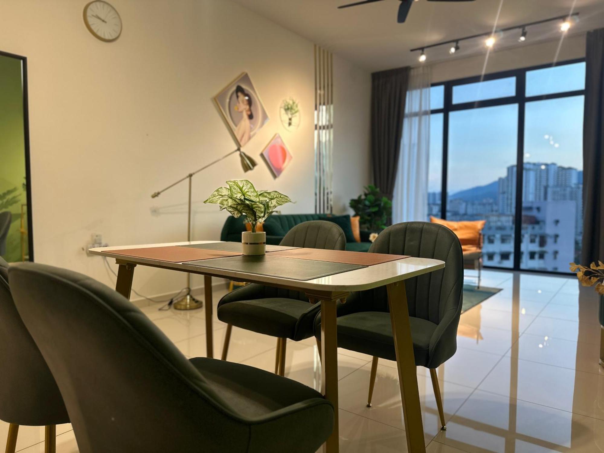 New 2Br Georgetown Warm And Lovely Homestay 10Pax-无敌美景两房民宿 Beacon Executive Suite Экстерьер фото