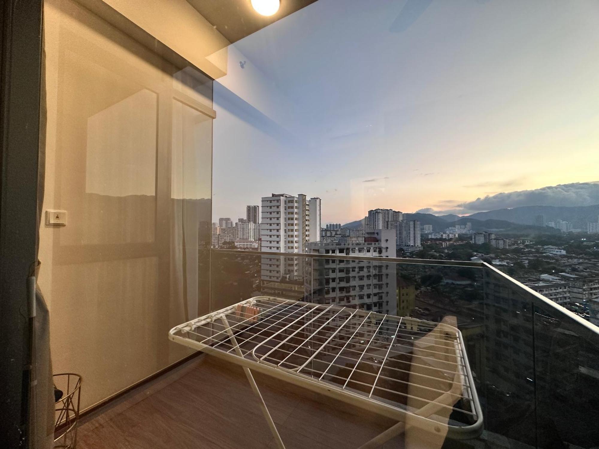 New 2Br Georgetown Warm And Lovely Homestay 10Pax-无敌美景两房民宿 Beacon Executive Suite Экстерьер фото